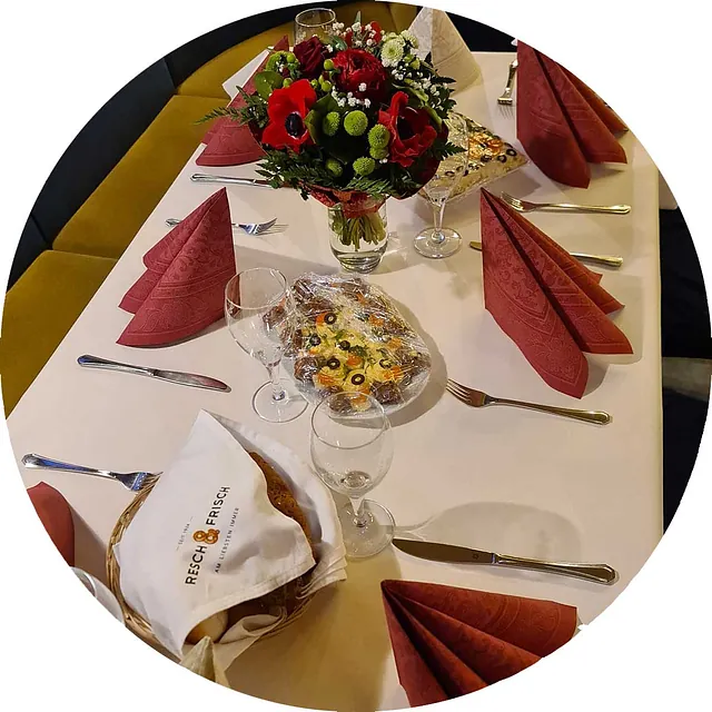 Cafe Jedermann Essen und Trinken
